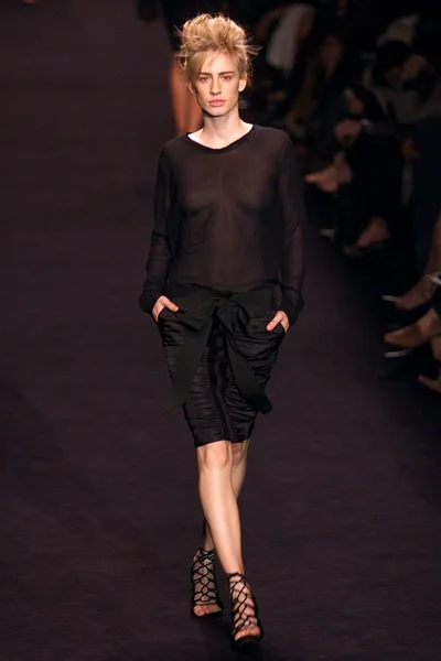 Look 12